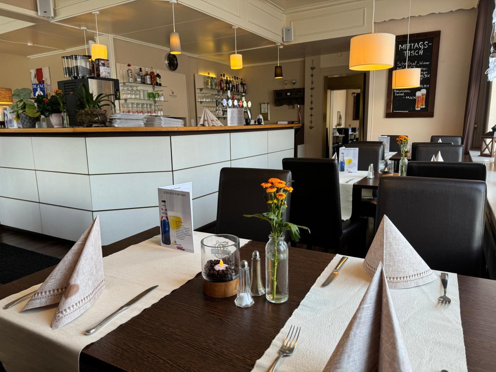 Alte Schmiede Hotel & Restaurant Йорк Экстерьер фото